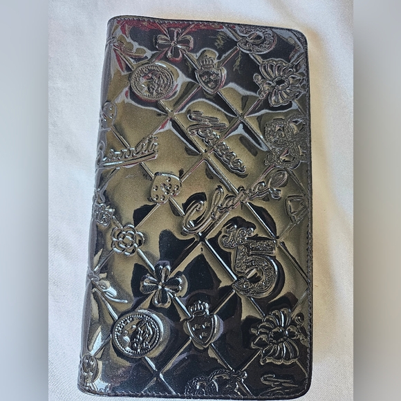 Chanel Patent Leather Limited Edition Wallet - Picture 3 of 17
